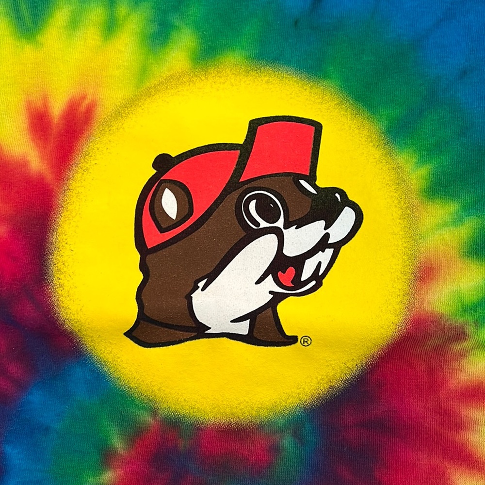 Buc-ee’s Tie-dye rainbow short sleeve shirt